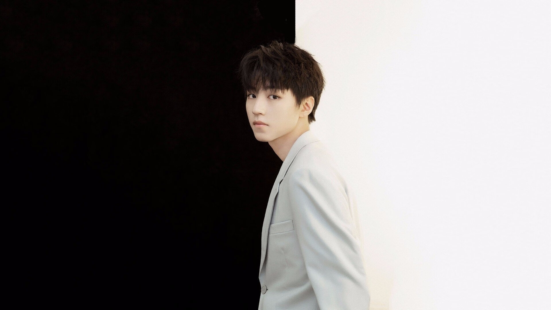 开云网页版-《幕后故事：知名选手的专属训练秘笈》，幕后成员