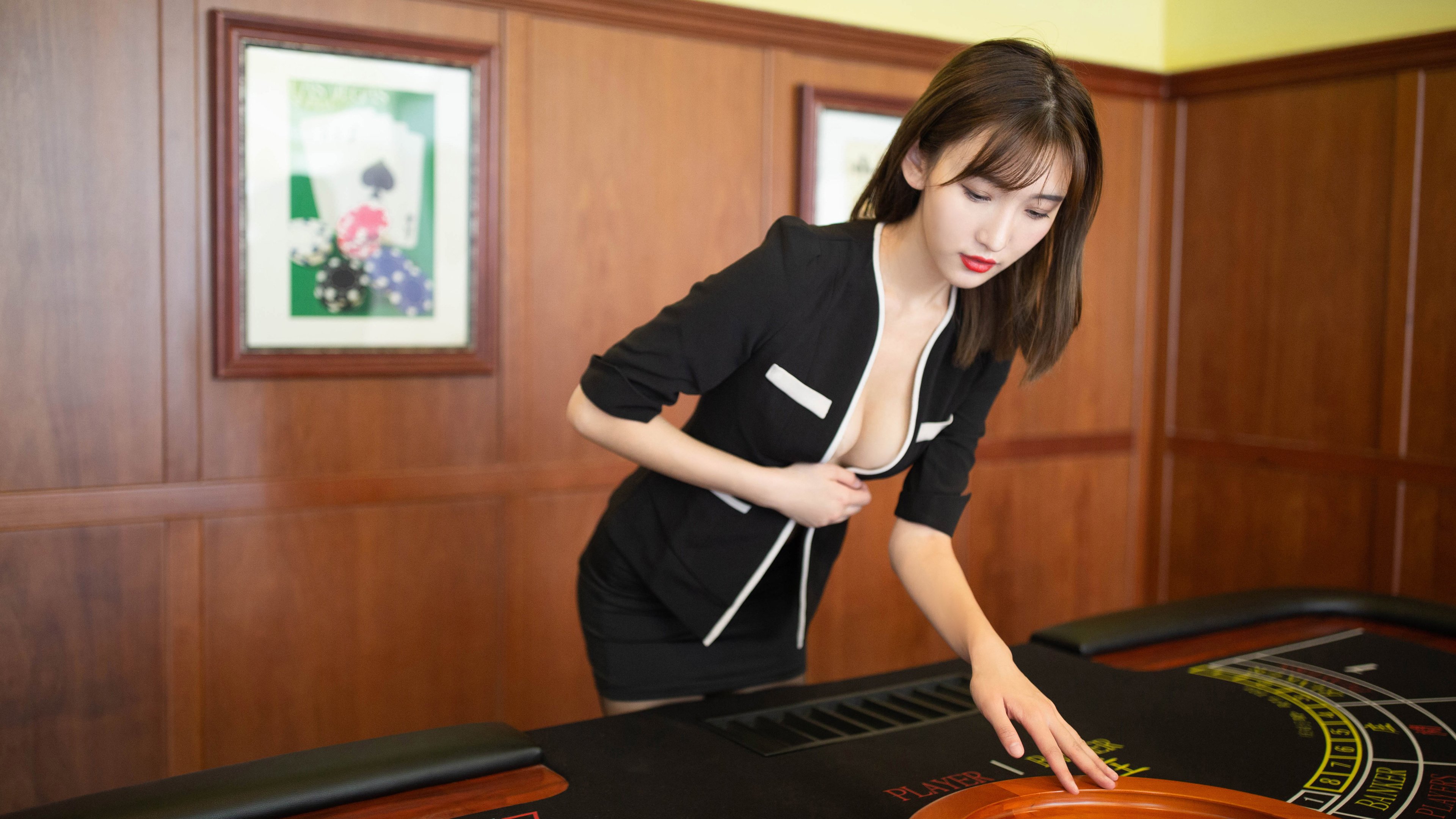 开云平台-库里连续三分球命中：刷新联盟纪录的背后故事！，库里三分球大赛命中率